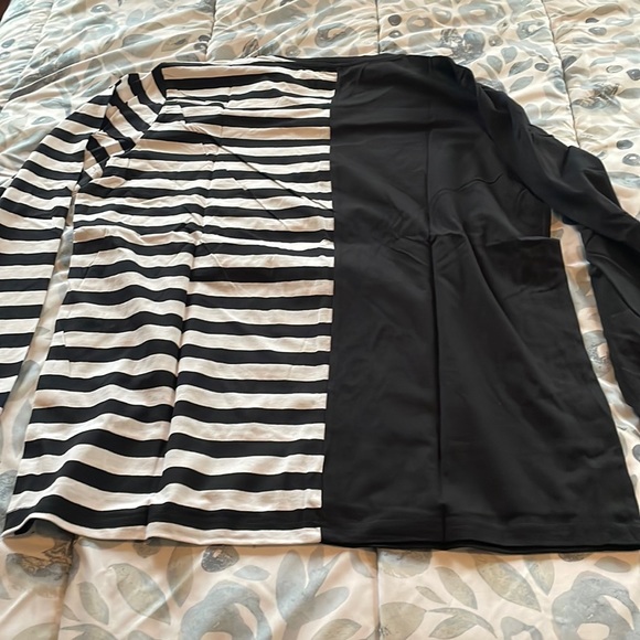 NWT OFFICIALLY LICENSED Beetlejuice Long T-Shirt Graphic Tee Top Horror Pink - Picture 4 of 4